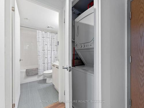 809-36 Lisgar St, Toronto, ON - Indoor Photo Showing Laundry Room