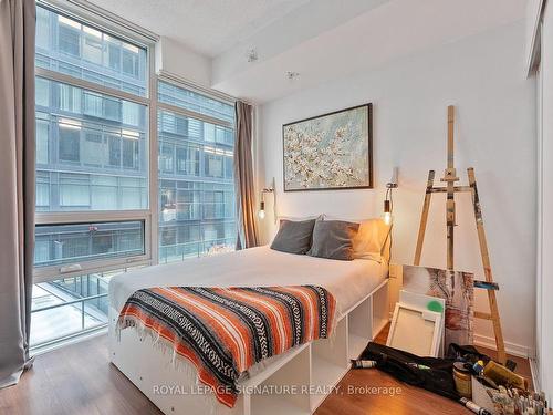 809-36 Lisgar St, Toronto, ON - Indoor Photo Showing Bedroom