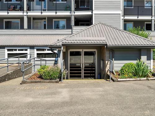 1F-690 Colwyn St, Campbell River, BC - Outdoor With Facade