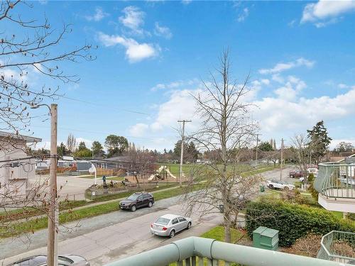 411-3133 Tillicum Rd, Saanich, BC - Outdoor With View