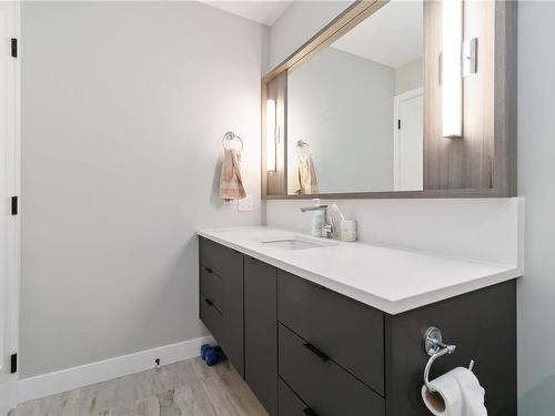 211-967 Whirlaway Cres, Langford, BC - Indoor Photo Showing Bathroom