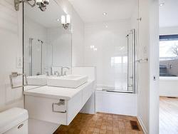 Ensuite bathroom - 