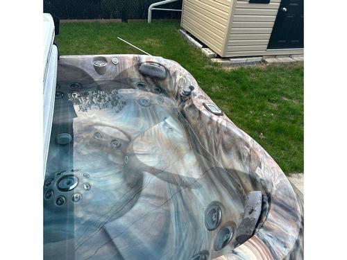 Hot tub - 475 Rue De Canterbury, Laval (Chomedey), QC - Outdoor