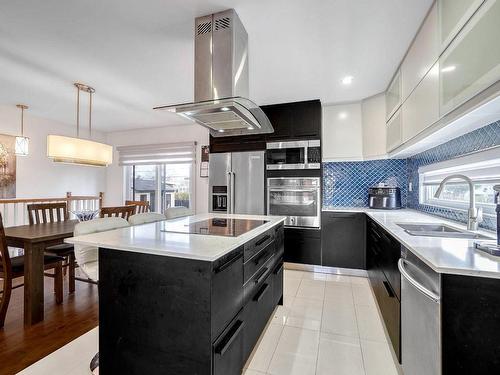 Kitchen - 475 Rue De Canterbury, Laval (Chomedey), QC - Indoor Photo Showing Kitchen With Upgraded Kitchen