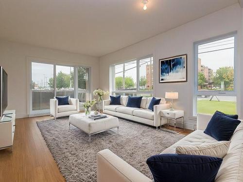 Salon - 101-4125 Boul. St-Jean, Dollard-Des-Ormeaux, QC - Indoor Photo Showing Living Room