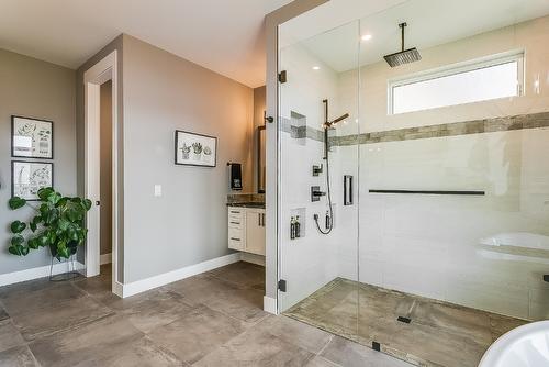 1547 Cabernet Way, West Kelowna, BC - Indoor Photo Showing Bathroom