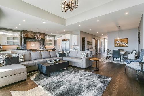 1547 Cabernet Way, West Kelowna, BC - Indoor Photo Showing Living Room