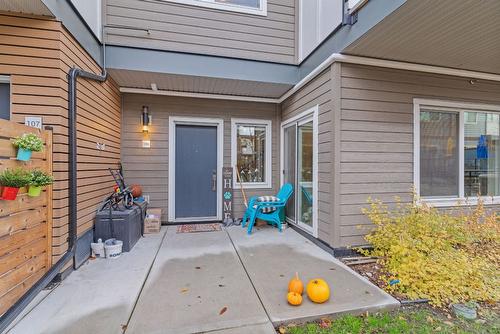 106-3630 Mission Springs Drive, Kelowna, BC - Outdoor With Exterior