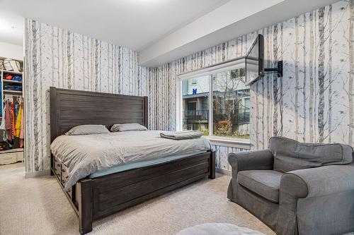 106-3630 Mission Springs Drive, Kelowna, BC - Indoor Photo Showing Bedroom