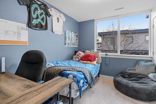 106-3630 Mission Springs Drive, Kelowna, BC - Indoor Photo Showing Bedroom