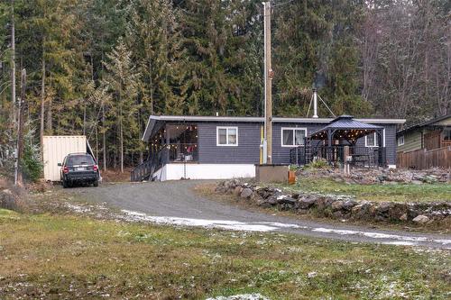 7443 Estate Drive, Anglemont, BC 