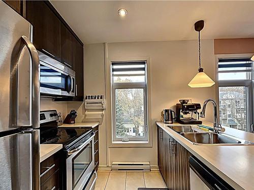 Cuisine - 301-836 7E Avenue, Montréal (Rivière-Des-Prairies/Pointe-Aux-Trembles), QC - Indoor Photo Showing Kitchen With Double Sink With Upgraded Kitchen