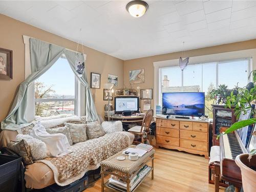 4880 Dunbar St, Port Alberni, BC - Indoor Photo Showing Living Room