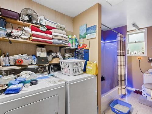 4880 Dunbar St, Port Alberni, BC - Indoor Photo Showing Laundry Room