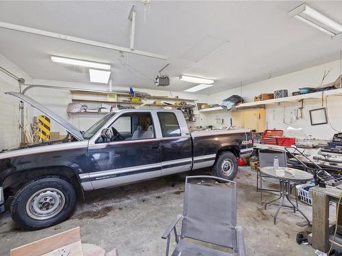 4880 Dunbar St, Port Alberni, BC - Indoor Photo Showing Garage