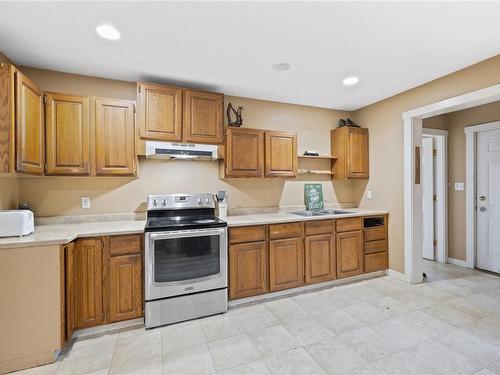 4880 Dunbar St, Port Alberni, BC - Indoor Photo Showing Kitchen With Double Sink