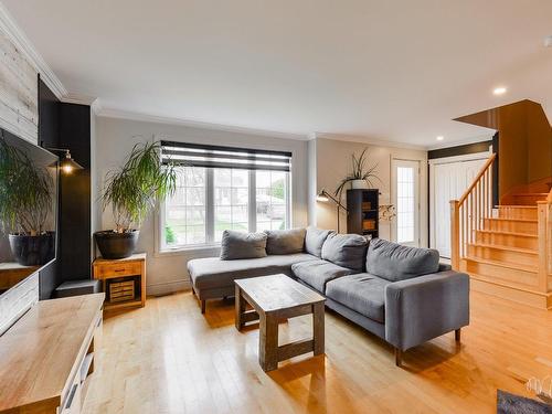 Salon - 145 Rue Loiseau, Repentigny (Le Gardeur), QC - Indoor Photo Showing Living Room