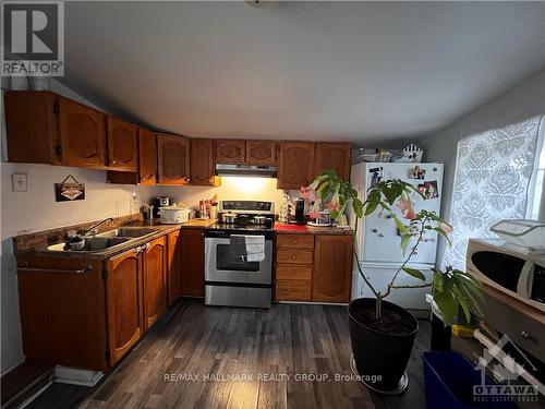 630 Regent Street, Hawkesbury, ON - Indoor Photo Showing Kitchen With Double Sink