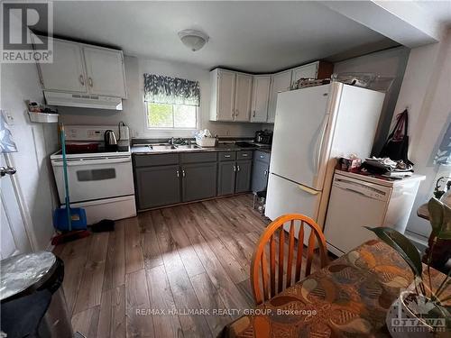 630 Regent Street, Hawkesbury, ON - Indoor Photo Showing Kitchen With Double Sink