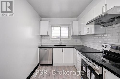 C - 532 Sunnydale Place, Waterloo, ON - Indoor Photo Showing Kitchen With Upgraded Kitchen