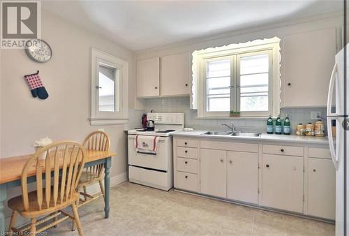 2156 15 Side Road, Milton, ON - Indoor Photo Showing Kitchen With Double Sink