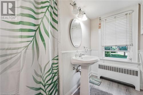 2156 15 Side Road, Milton, ON - Indoor Photo Showing Bathroom