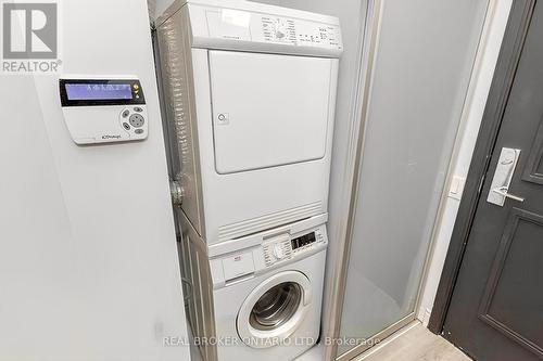 801 - 90 Park Lawn Road, Toronto, ON - Indoor Photo Showing Laundry Room