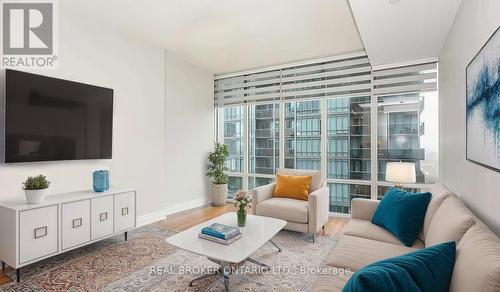 801 - 90 Park Lawn Road, Toronto, ON - Indoor Photo Showing Living Room