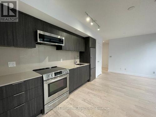 602 - 25 Richmond Street, Toronto, ON - Indoor Photo Showing Kitchen