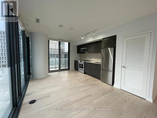 602 - 25 Richmond Street, Toronto, ON - Indoor Photo Showing Kitchen