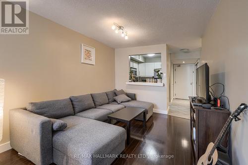 414 - 92 King Street E, Toronto, ON - Indoor Photo Showing Living Room