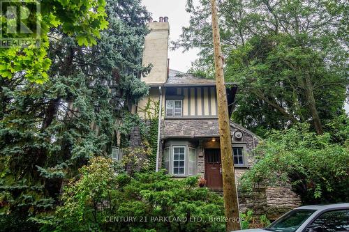 15 Pine Hill Road, Toronto, ON - Outdoor