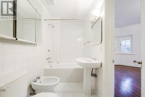 15 Pine Hill Road, Toronto, ON - Indoor Photo Showing Bathroom