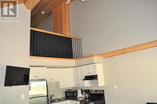 5485 Lac Le Jeune Road Unit# 24, Kamloops, BC - Indoor Photo Showing Kitchen With Double Sink