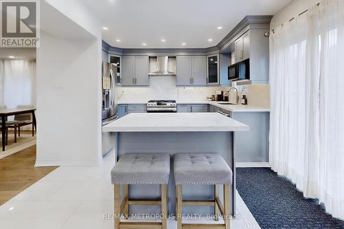 6 Ryder Crescent, Ajax, ON - Indoor Photo Showing Kitchen With Upgraded Kitchen