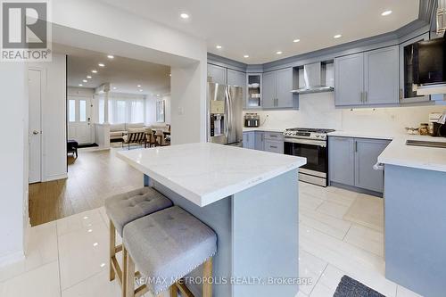 6 Ryder Crescent, Ajax, ON - Indoor Photo Showing Kitchen With Upgraded Kitchen