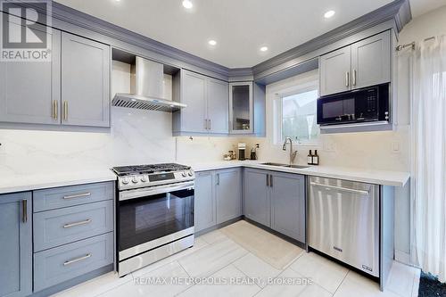 6 Ryder Crescent, Ajax, ON - Indoor Photo Showing Kitchen With Double Sink With Upgraded Kitchen