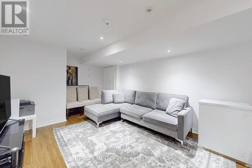 6 Ryder Crescent, Ajax, ON - Indoor Photo Showing Living Room