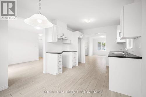 113 Delong Drive, Norwich, ON - Indoor Photo Showing Kitchen