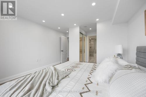 303 - 9015 Leslie Street, Richmond Hill, ON - Indoor Photo Showing Bedroom