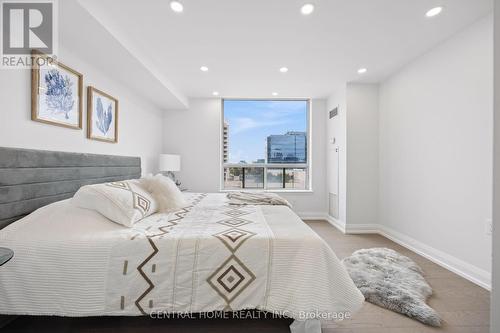 303 - 9015 Leslie Street, Richmond Hill, ON - Indoor Photo Showing Bedroom