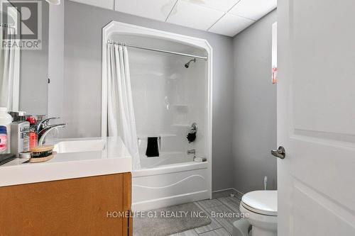 3161 Peter Street, Windsor, ON - Indoor Photo Showing Bathroom