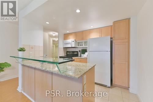 1102 - 8 York Street, Toronto, ON - Indoor Photo Showing Kitchen