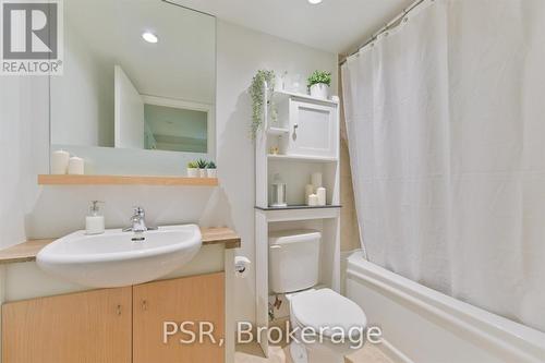 1102 - 8 York Street, Toronto, ON - Indoor Photo Showing Bathroom