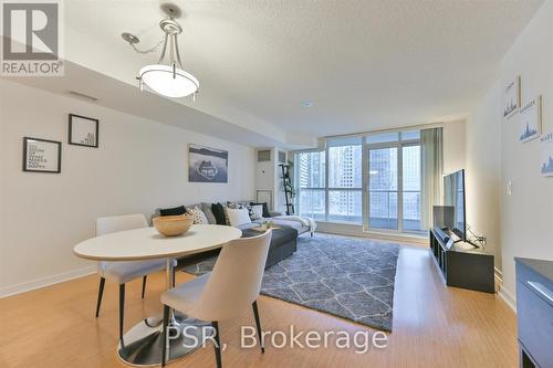 1102 - 8 York Street, Toronto, ON - Indoor Photo Showing Dining Room