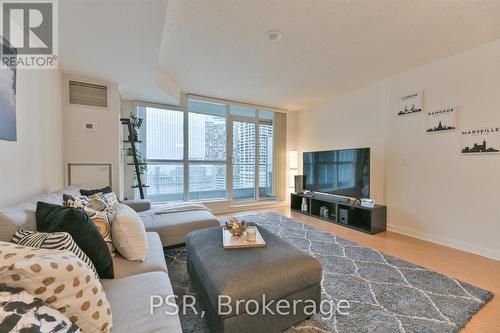 1102 - 8 York Street, Toronto, ON - Indoor Photo Showing Living Room