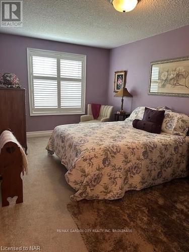 24 Metcalfe Street, Thorold, ON - Indoor Photo Showing Bedroom