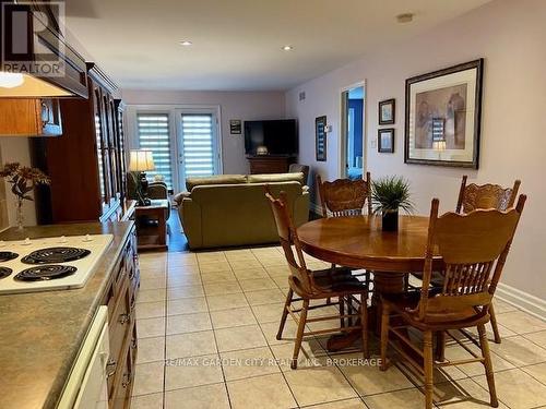 24 Metcalfe Street, Thorold, ON - Indoor Photo Showing Dining Room