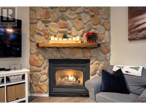 3315 Mcmurchie Road, West Kelowna, BC - Indoor Photo Showing Living Room With Fireplace