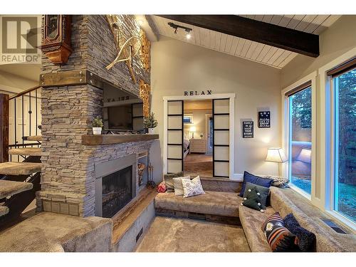 3315 Mcmurchie Road, West Kelowna, BC - Indoor Photo Showing Living Room With Fireplace